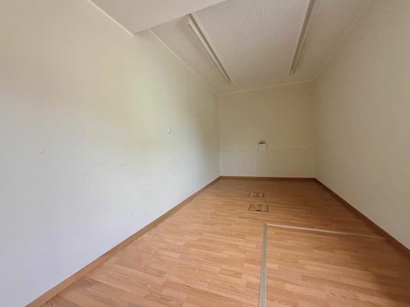 LUGANO · MODERN OFFICES WITH KITCHEN AND ACCESSIBLE BATHROOM · AVAILABLE IMMEDIATELY (9)