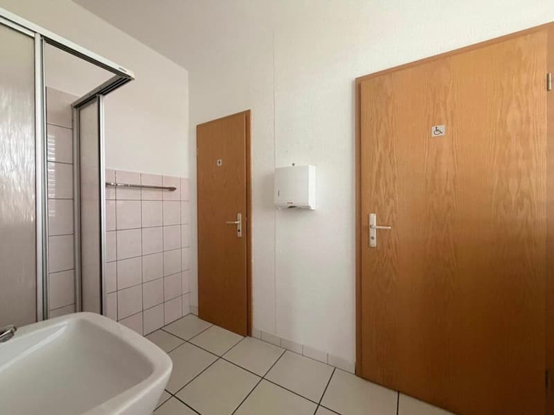 LUGANO · MODERN OFFICES WITH KITCHEN AND ACCESSIBLE BATHROOM · AVAILABLE IMMEDIATELY (7)