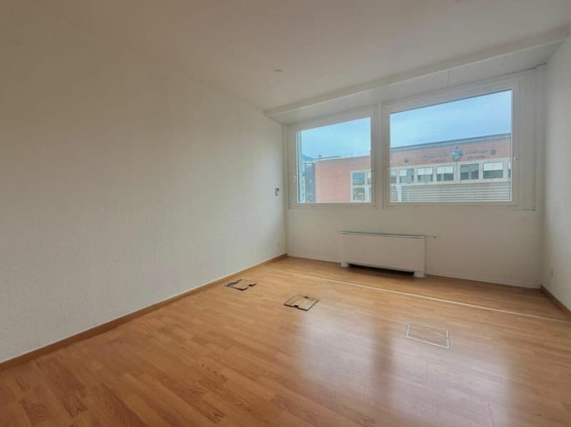LUGANO · MODERN OFFICES WITH KITCHEN AND ACCESSIBLE BATHROOM · AVAILABLE IMMEDIATELY (11)