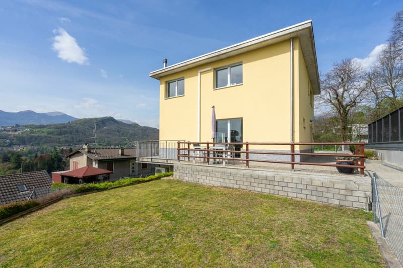 DAVESCO · CASA MODERNA CON GIARDINO E VISTA APERTA SUL LAGO DI LUGANO (12)