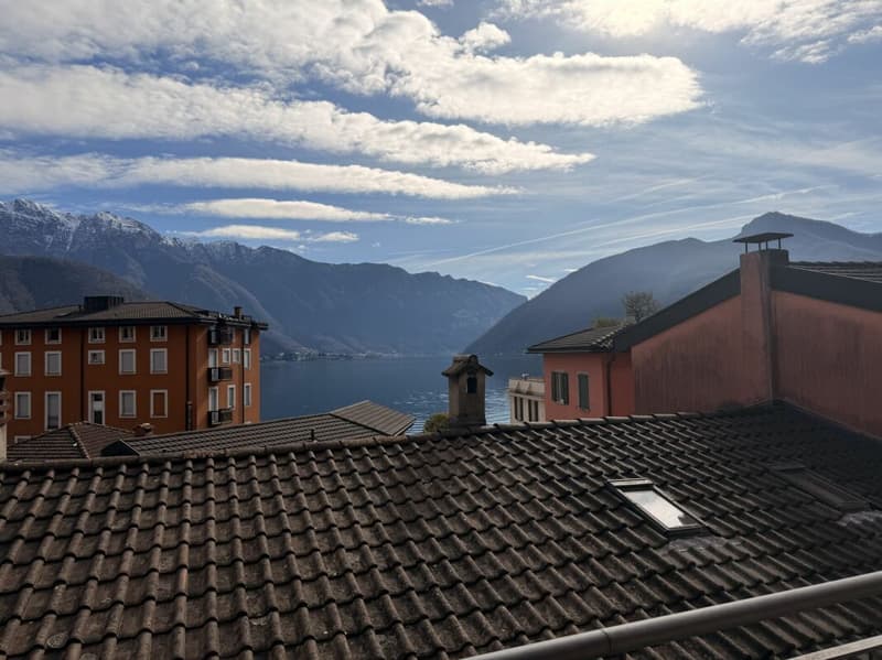 MELIDE · CHARMING RENOVATED VILLAGE HOUSE WITH LAKE VIEW AND VAULTED CELLAR (6)