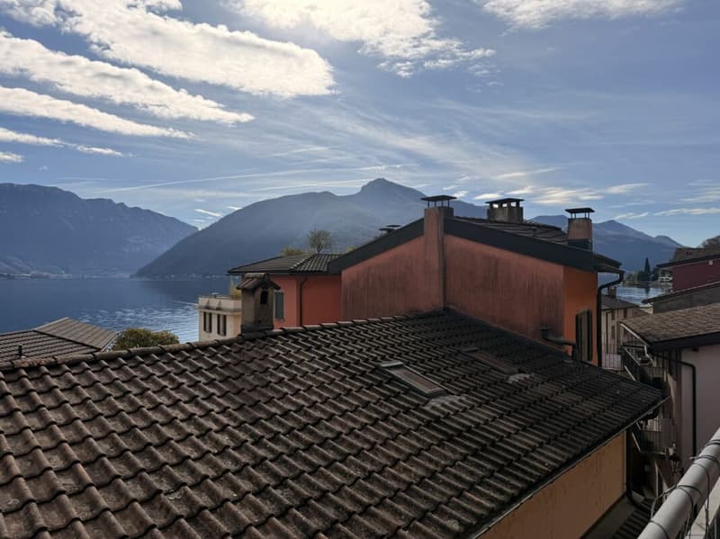 MELIDE · CHARMING RENOVATED VILLAGE HOUSE WITH LAKE VIEW AND VAULTED CELLAR (1)