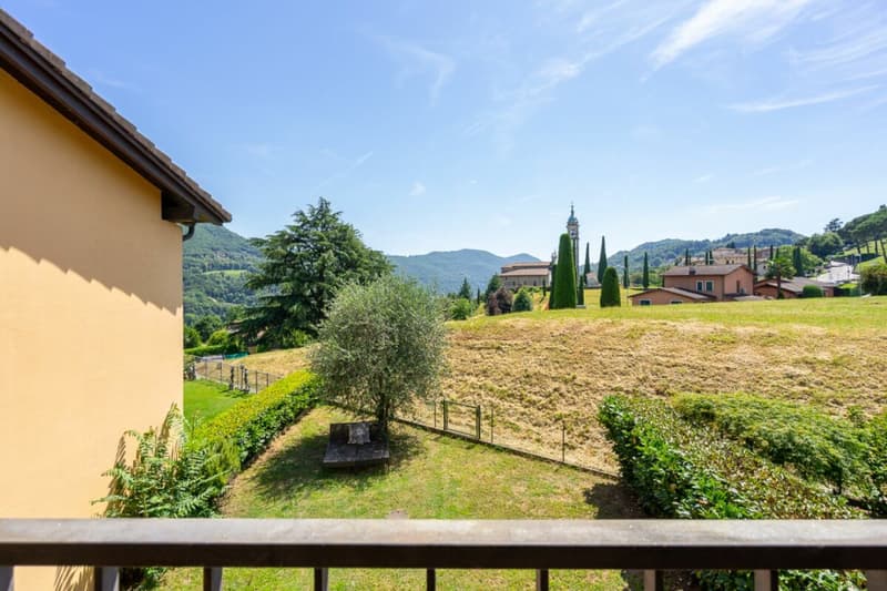 COLLINA D'ORO - CASA CON GIARDINO IN UNA DELLE ZONE PIÙ RICERCATE DEL LUGANESE (6)