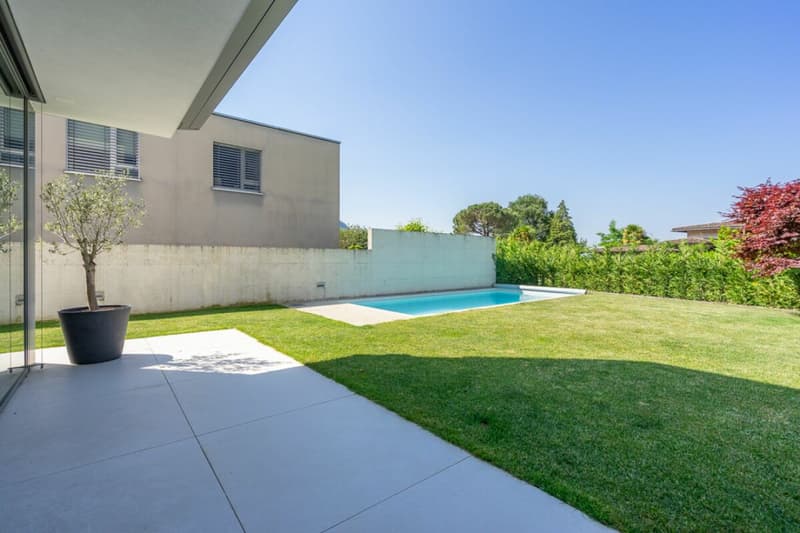 VILLA LUGANESE - VILLA MINERGIE CON PISCINA RISCALDATA E GIARDINO PRIVATO (9)