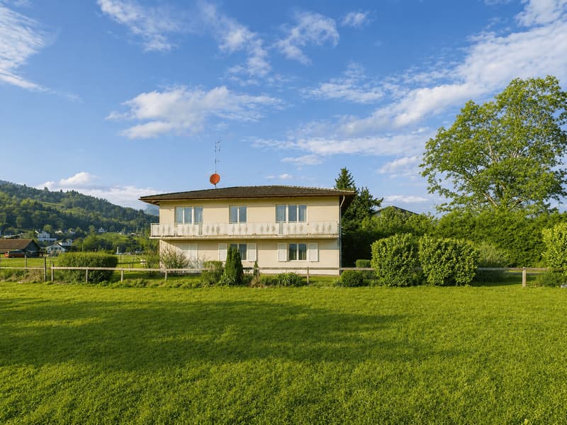 Idyllisches 5,5-Zimmer-Einfamilienhaus mit Panoramablick und grossem Garten (2)