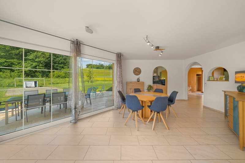 Beautiful individual villa with a large plot (5)
