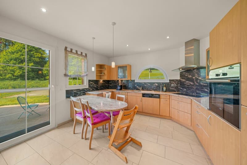 Beautiful individual villa with a large plot (6)