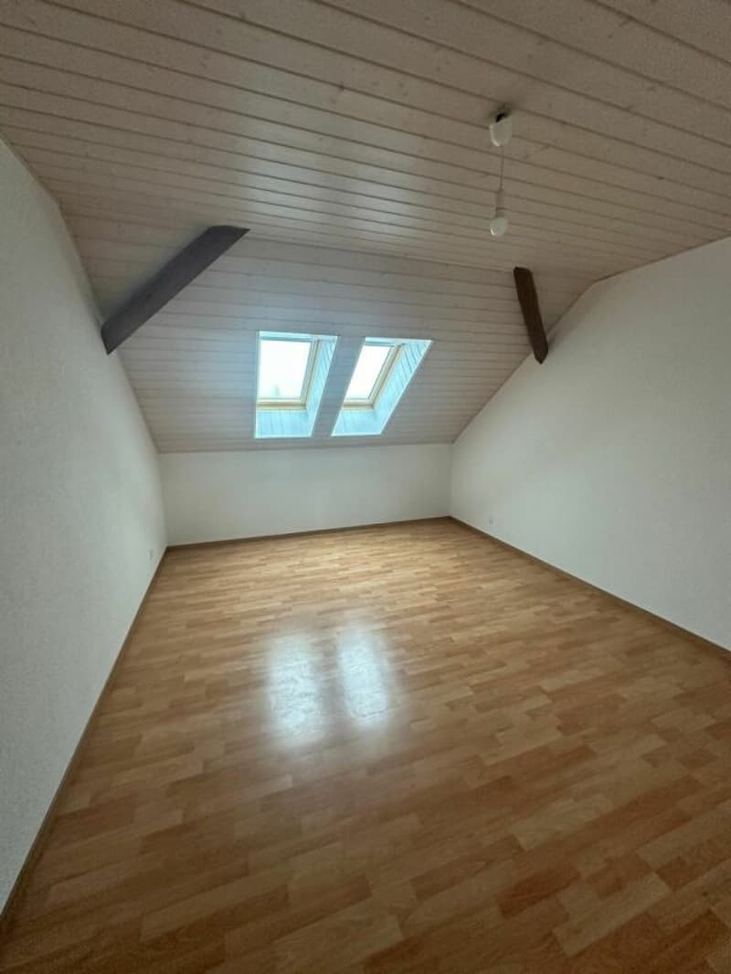 Bright duplex of 126 m² with communal garden in a green setting in Vuissens (4)