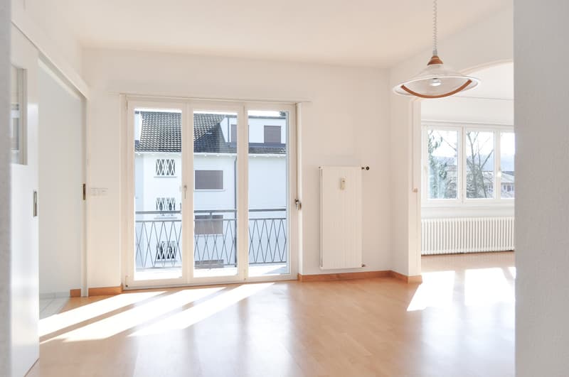 Charming 4-room apartment near the center of Biel/Bienne (2)