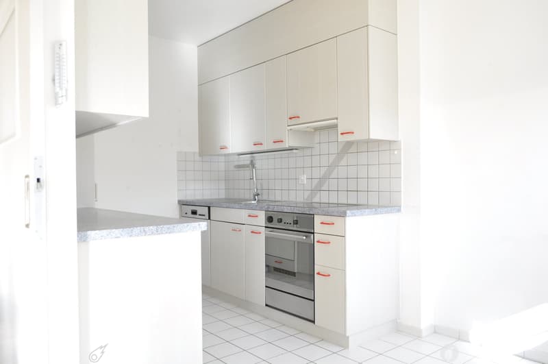 Charmante 4-Zimmer-Wohnung nahe des Zentrums Biel/Bienne (4)
