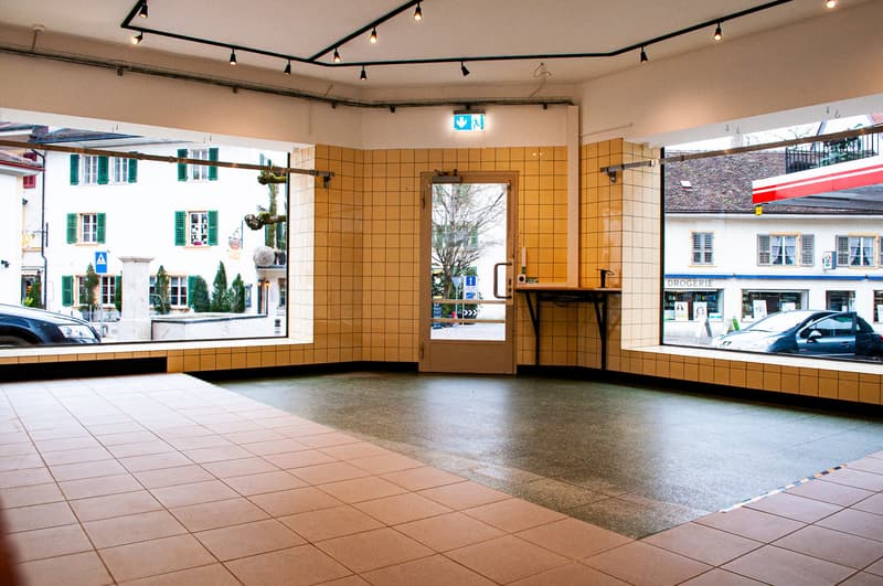 Local commercial au rez-de-chaussée d'un charmant immeuble ancien à Erlach – disponible immédiatement (6)