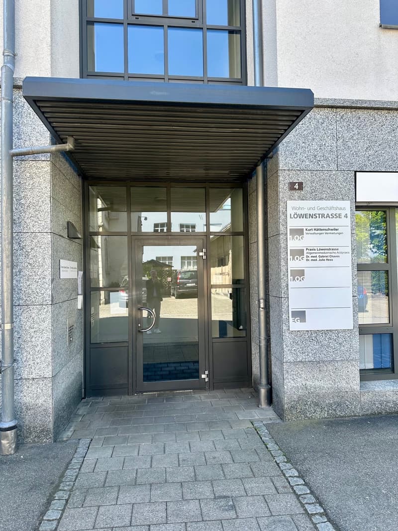 Attraktive, modern ausgebaute Bürofläche an zentraler Lage in Flawil (4)