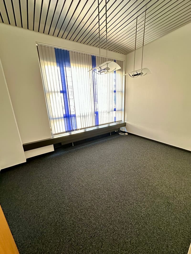 Attraktive, modern ausgebaute Bürofläche an zentraler Lage in Flawil (23)
