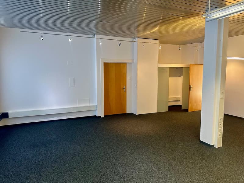 Attraktive, modern ausgebaute Bürofläche an zentraler Lage in Flawil (9)