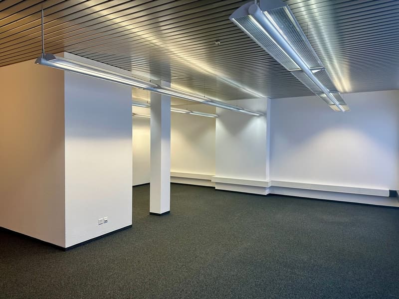 Attraktive, modern ausgebaute Bürofläche an zentraler Lage in Flawil (7)