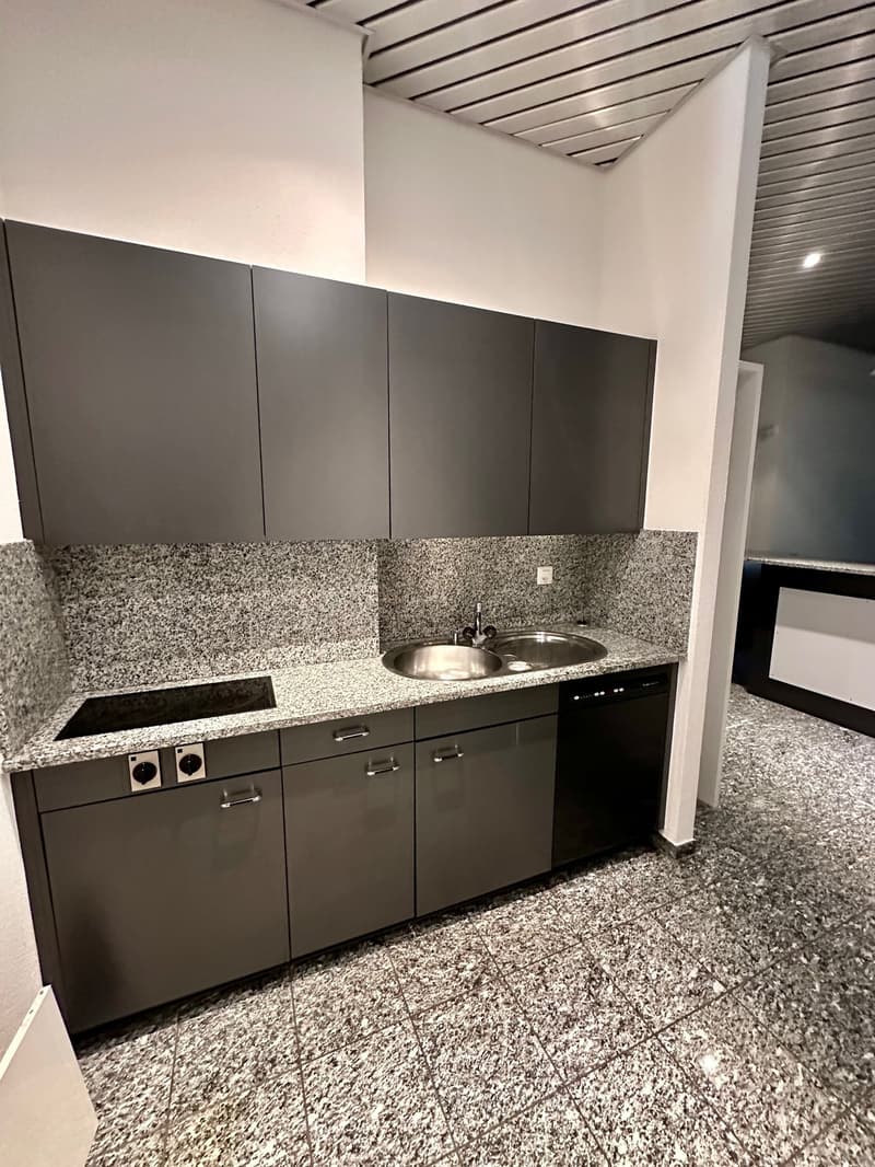 Attraktive, modern ausgebaute Bürofläche an zentraler Lage in Flawil (19)