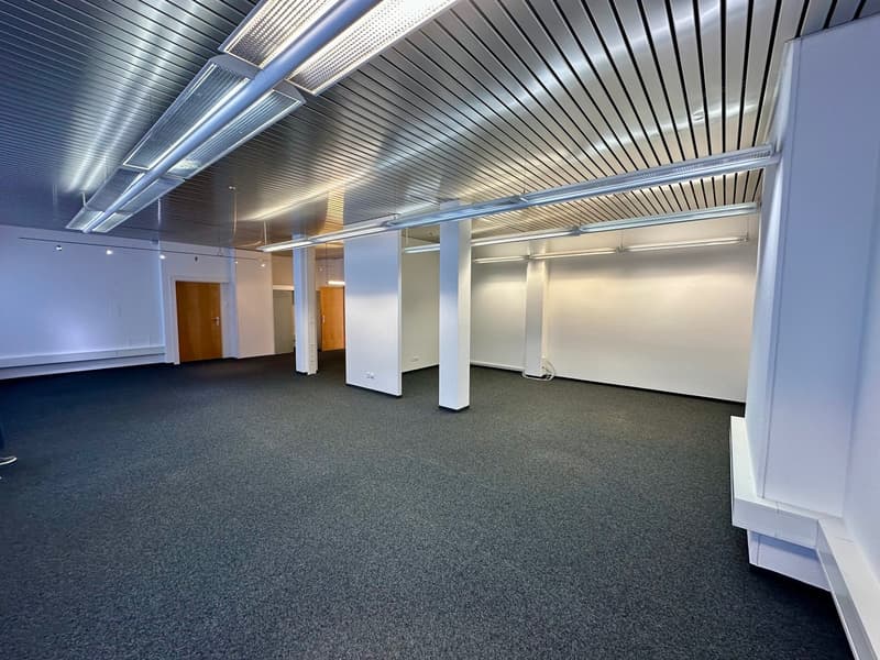 Attraktive, modern ausgebaute Bürofläche an zentraler Lage in Flawil (1)