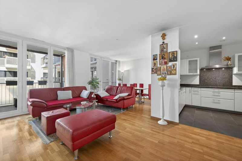 Your personal retreat with urban flair! (6)