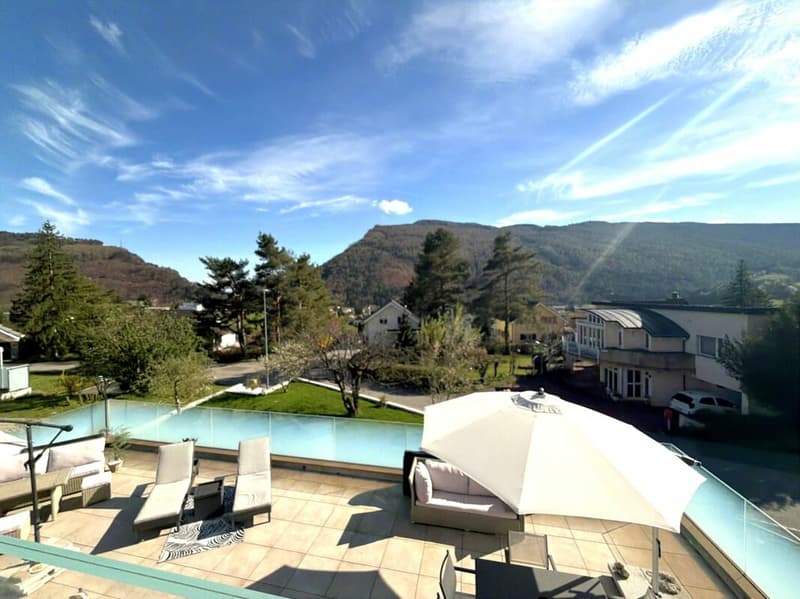 Living with a view and a special sense of home! (1)