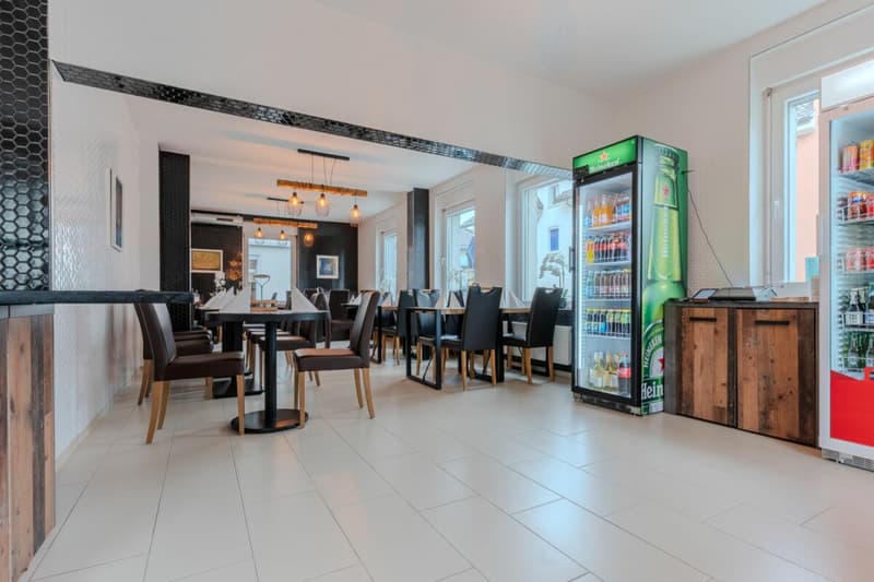 Immeuble d'habitation et de commerce rénové avec un potentiel de rendement attractif ! (2)