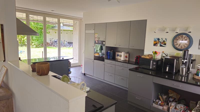 7-Zimmer-Einfamilienhaus mit grossem Garten in Reinach mieten (5)