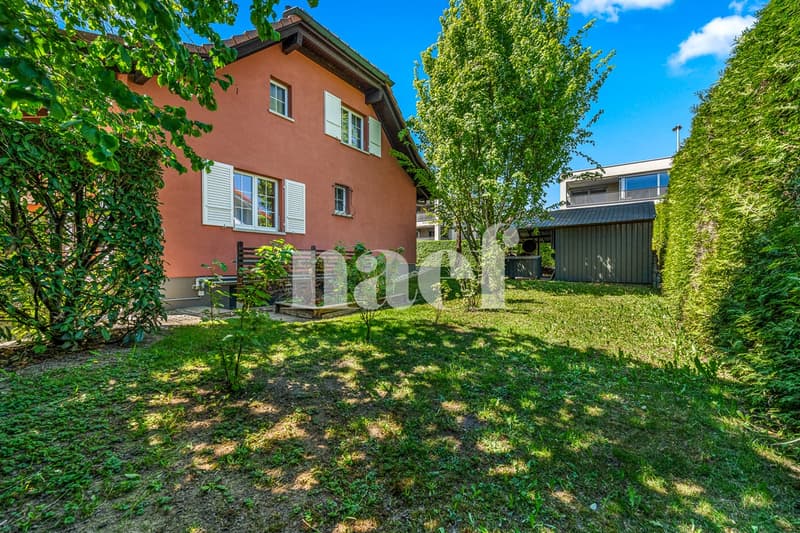 Detached house with 5.5 rooms and swimming pool for sale in Neyruz (2)
