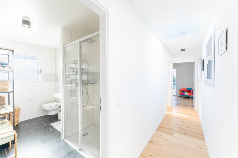 Villa jumelée de 4.5 pièces avec terrasse et balcons à vendre à Vuadens (7)