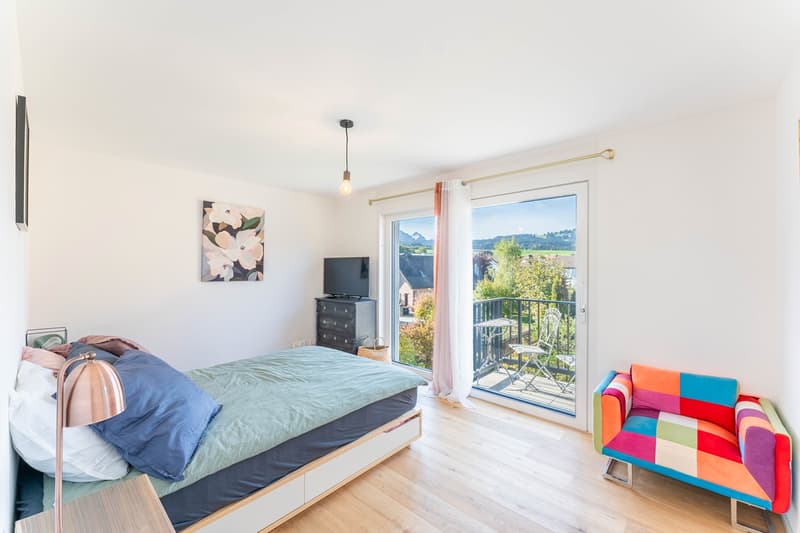 Villa jumelée de 4.5 pièces avec terrasse et balcons à vendre à Vuadens (8)