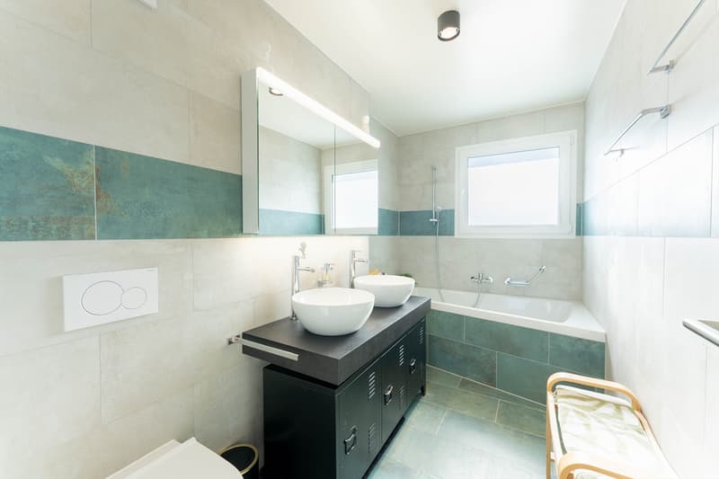 Villa jumelée de 4.5 pièces avec terrasse et balcons à vendre à Vuadens (5)