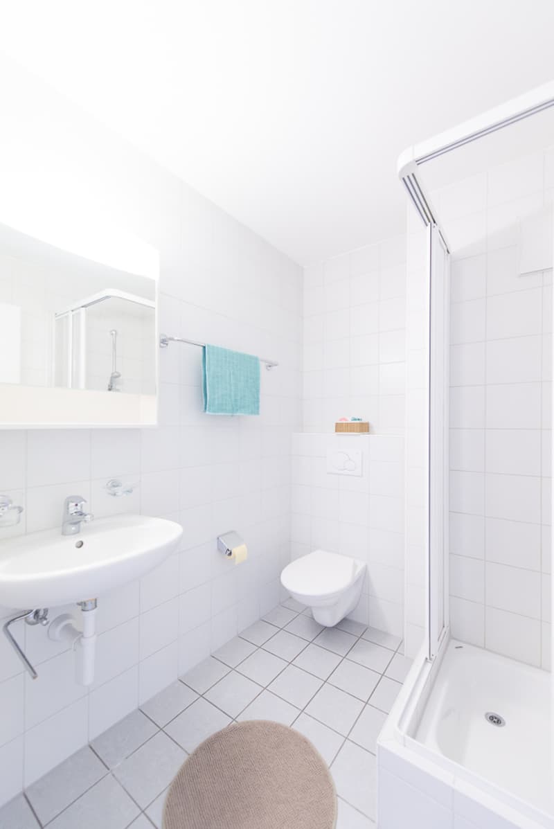 Badezimmer mit Dusche