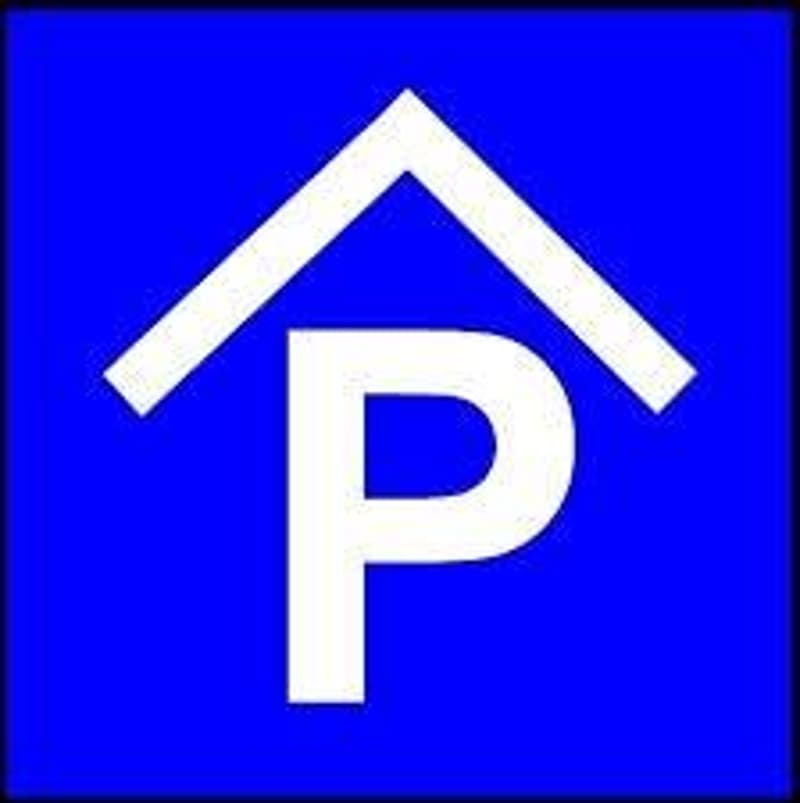 Einstellhallenplatz gesucht? (1)