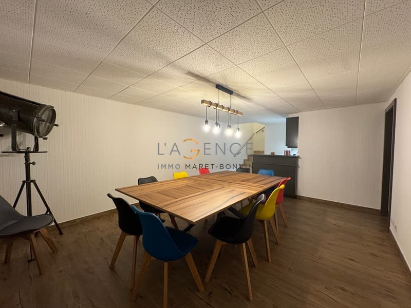 For investors - Versatile and air-conditioned commercial space! (9)