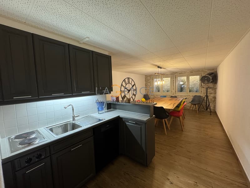 For investors - Versatile and air-conditioned commercial space! (10)