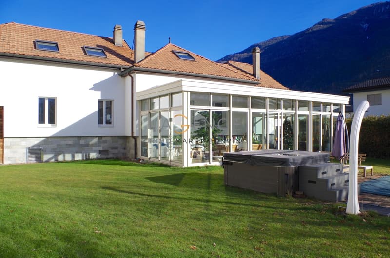 High-Standard Villa with Swimming Pool (2)
