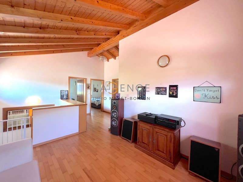 LARGE INDIVIDUAL VILLA OF 6.5 ROOMS - FULLY (6)