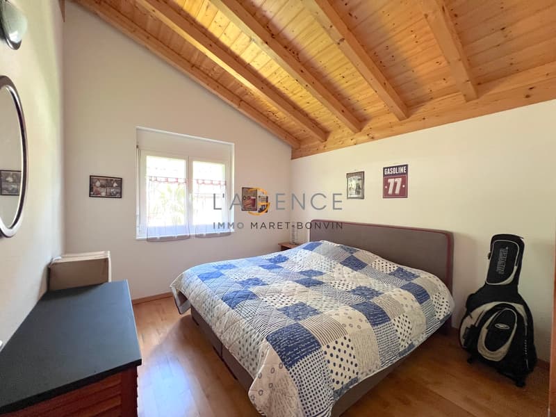 LARGE INDIVIDUAL VILLA OF 6.5 ROOMS - FULLY (4)