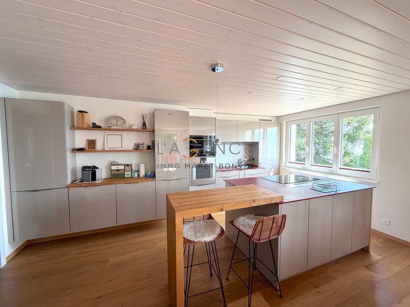 Appartement idéalement situé de 4,5 pièces avec vue panoramique (3)