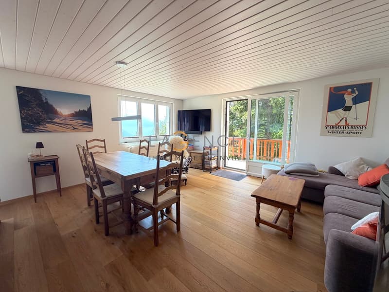 Appartement idéalement situé de 4,5 pièces avec vue panoramique (2)
