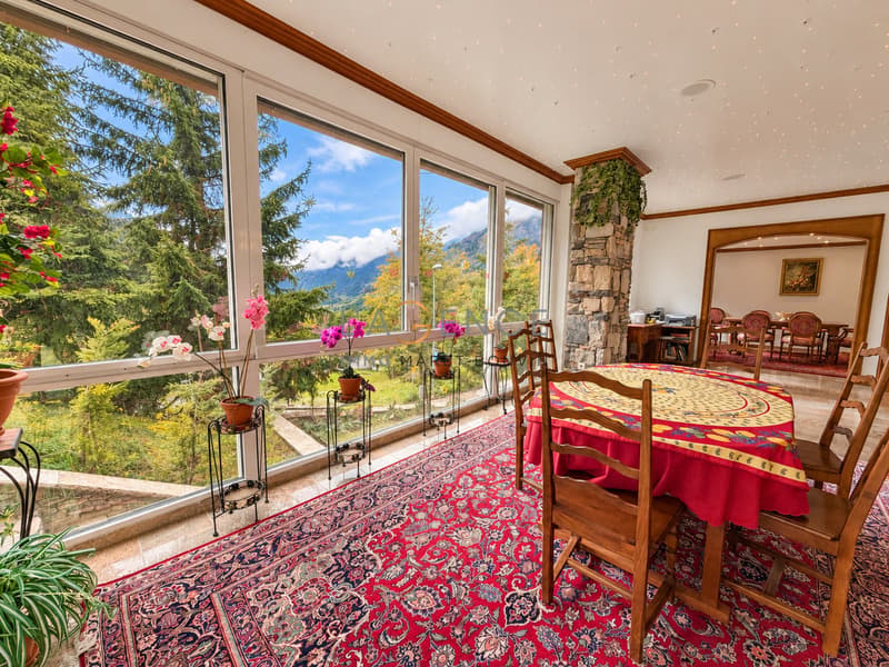 L'ELEGANCE D'UN GRAND CHALET PRIVE FACE AUX ALPES (2)