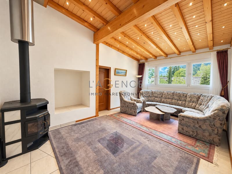 L'ELEGANCE D'UN GRAND CHALET PRIVE FACE AUX ALPES (5)