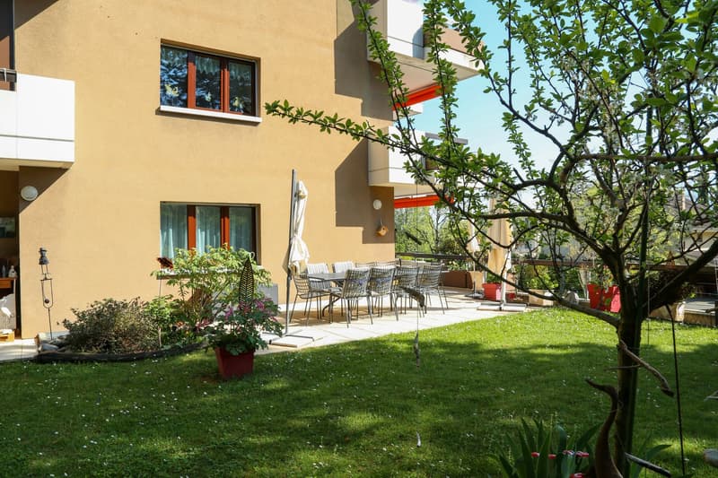 Prachtvolle 4,5-Zimmer-Wohnung mit Blick auf die Alpen, Terrassen und Garten (11)