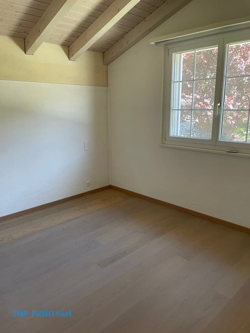 Exclusive villa of very good standing in the heart of the village of Granges (22)
