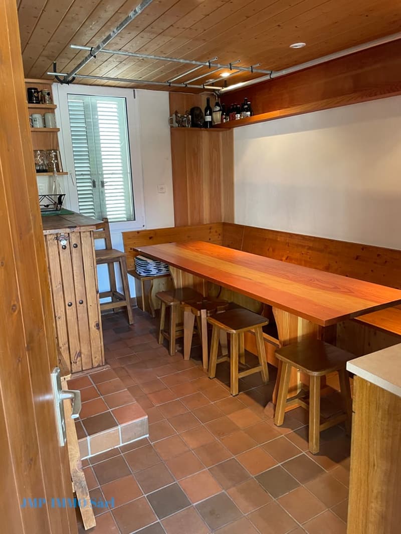 Exclusive villa of very good standing in the heart of the village of Granges (39)