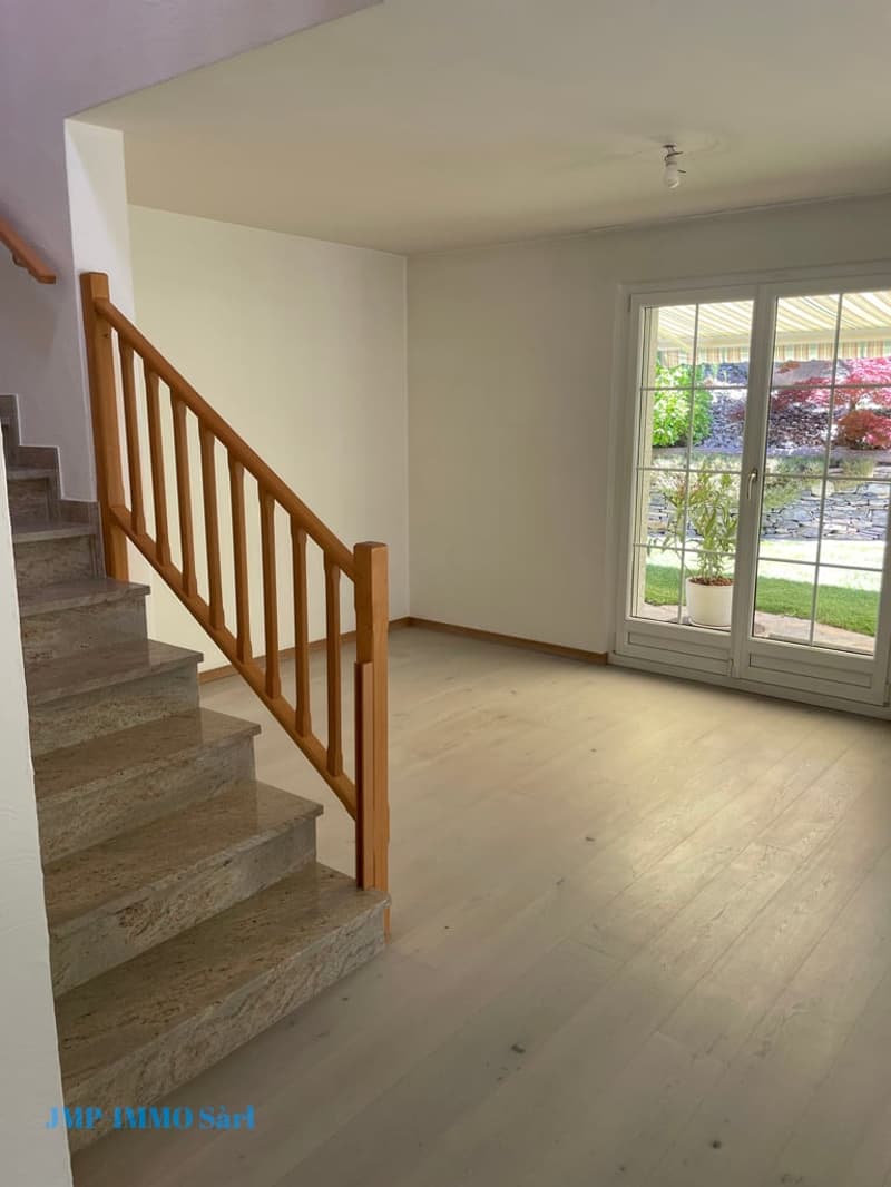 Exclusive villa of very good standing in the heart of the village of Granges (10)