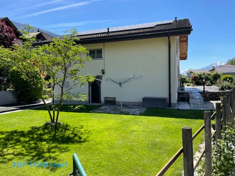 Exclusive villa of very good standing in the heart of the village of Granges (7)