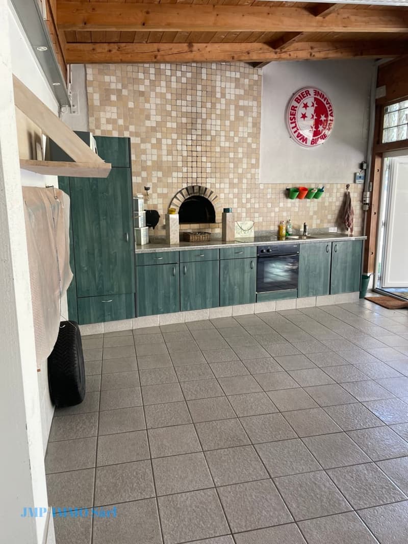 Exclusive villa of very good standing in the heart of the village of Granges (41)