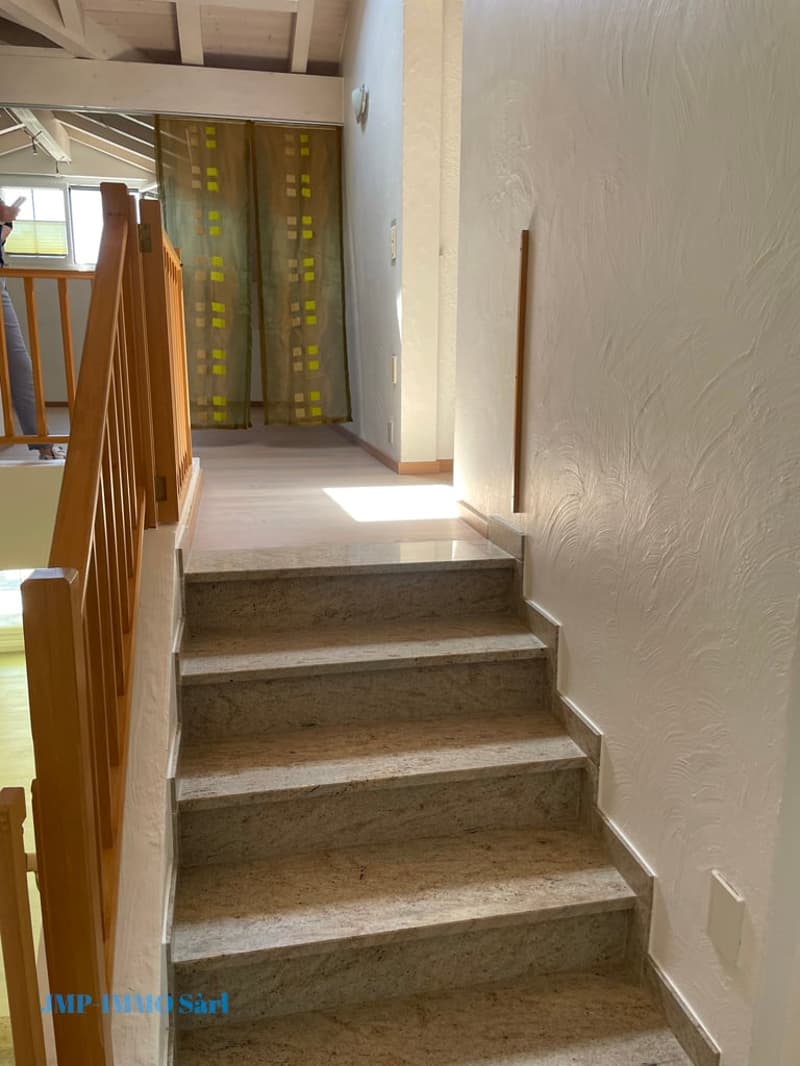 Exclusive villa of very good standing in the heart of the village of Granges (26)