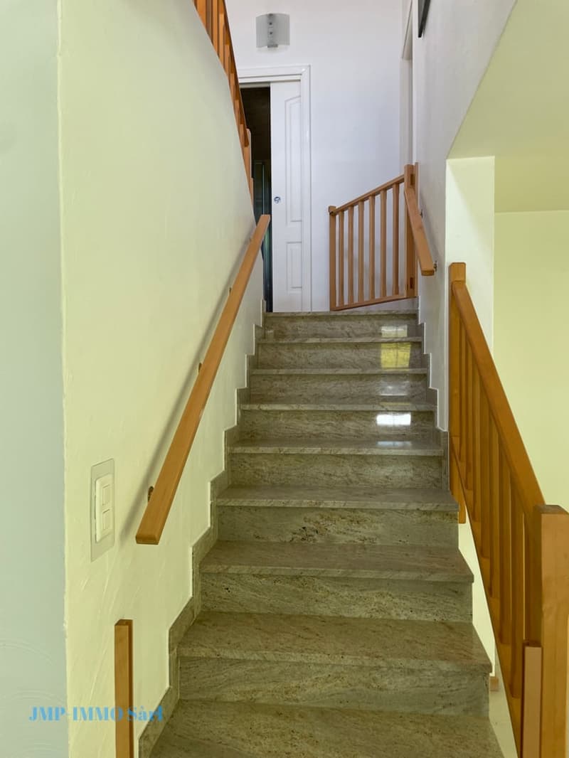 Exclusive villa of very good standing in the heart of the village of Granges (21)