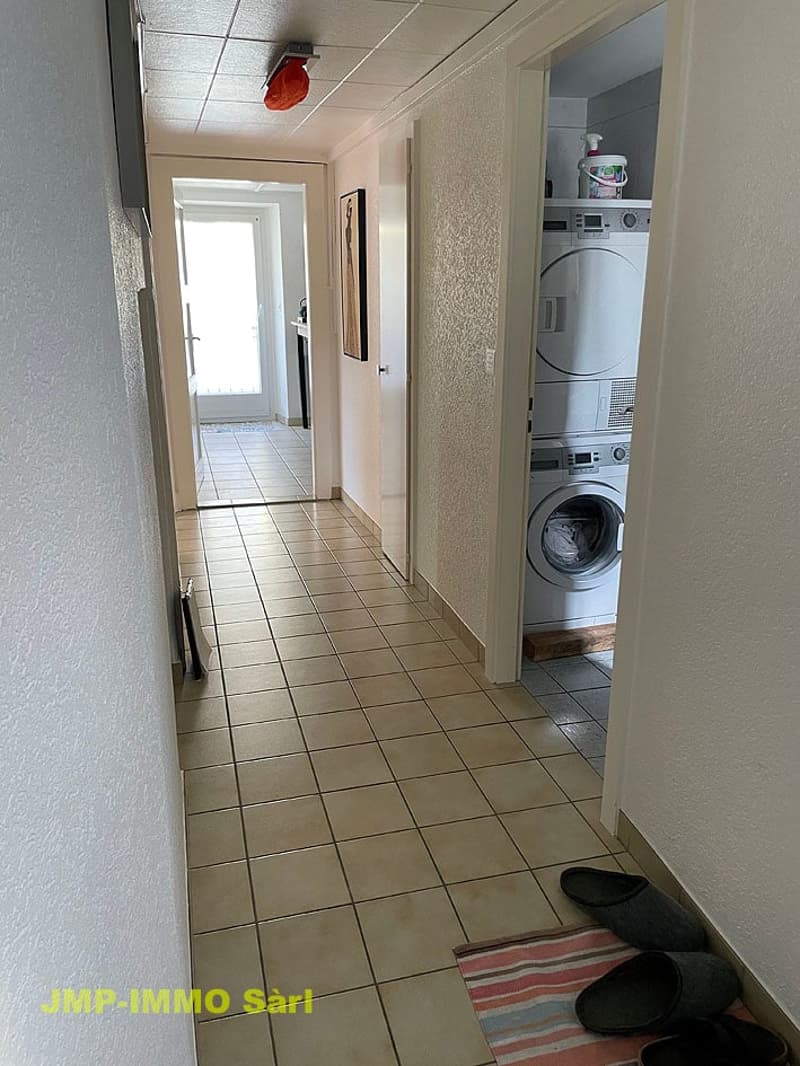 À Saisir au coeur du village de Miège (9)