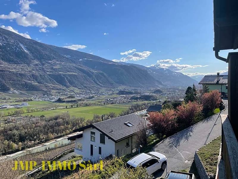 À saisir maison villageoise à rénover avec vue et ensoleillement (16)